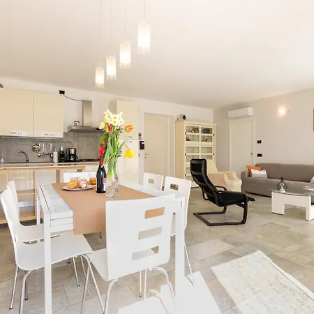 Apartment Alex - Pace E Relax Sul Di Gera Lario